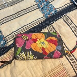 NWOT Vera Bradley wristlet/wallet